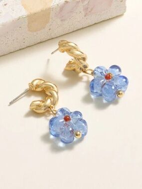 Mignonne Gavigan Sienna Flower Earrings in 14k Gold Plate and Blue Glass. EUC